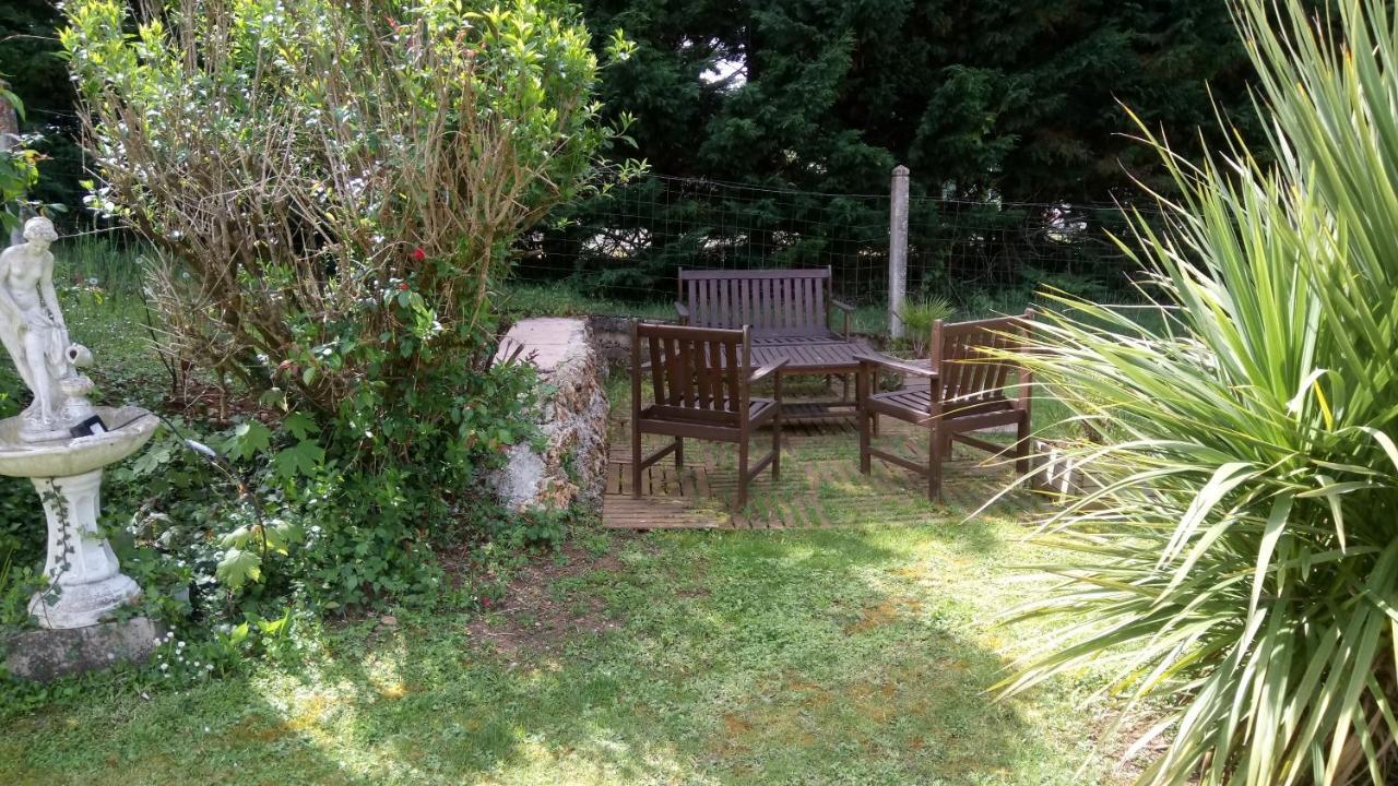 Hotel Montespan Lussac-les-Châteaux Eksteriør bilde
