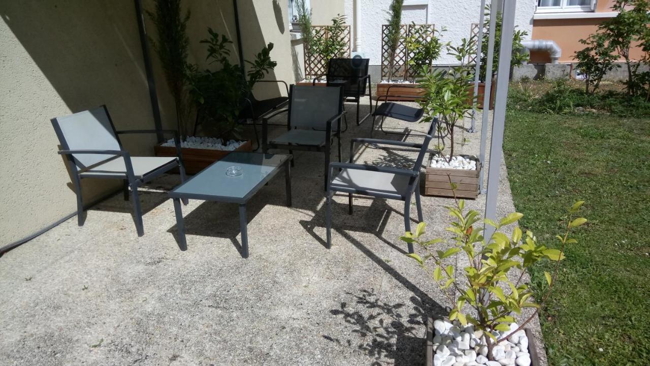 Hotel Montespan Lussac-les-Châteaux Eksteriør bilde