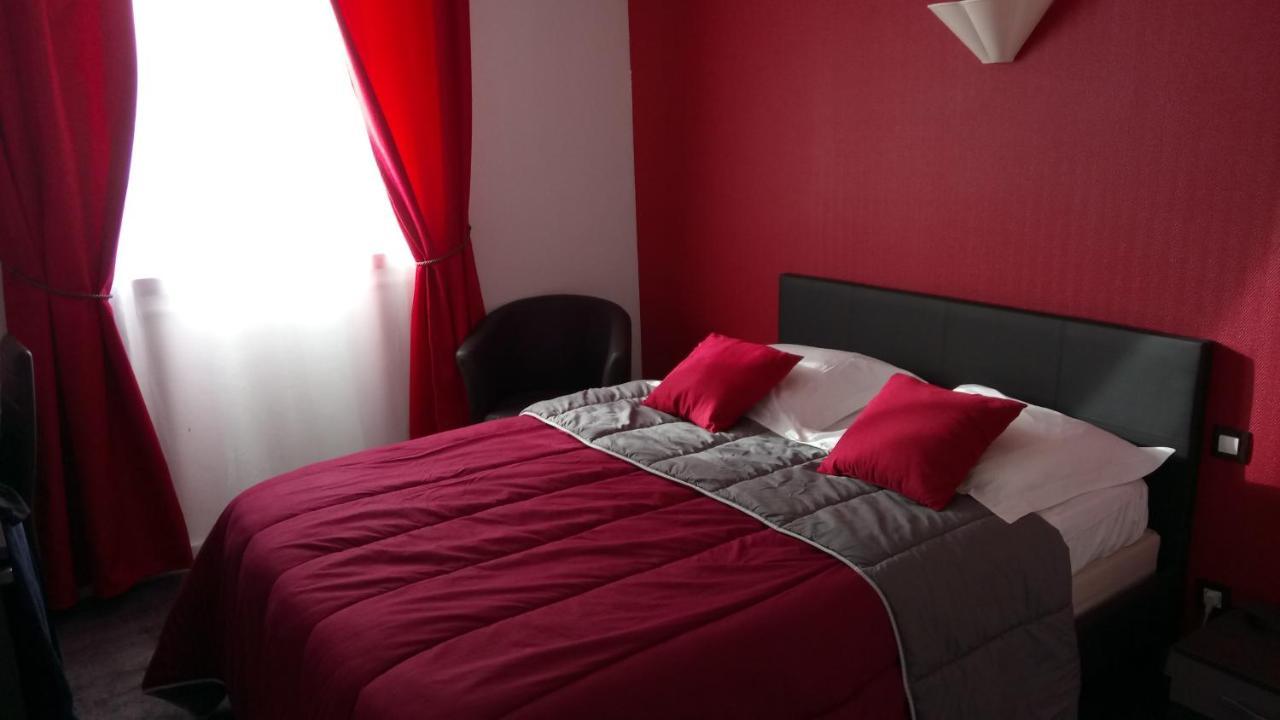 Hotel Montespan Lussac-les-Châteaux Eksteriør bilde