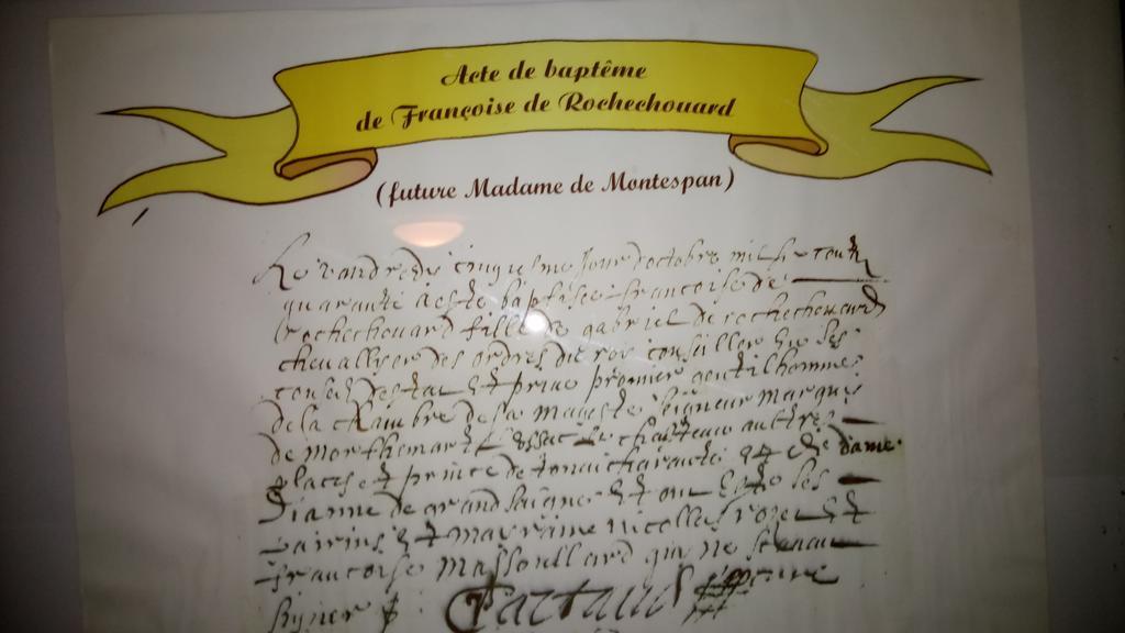 Hotel Montespan Lussac-les-Châteaux Eksteriør bilde