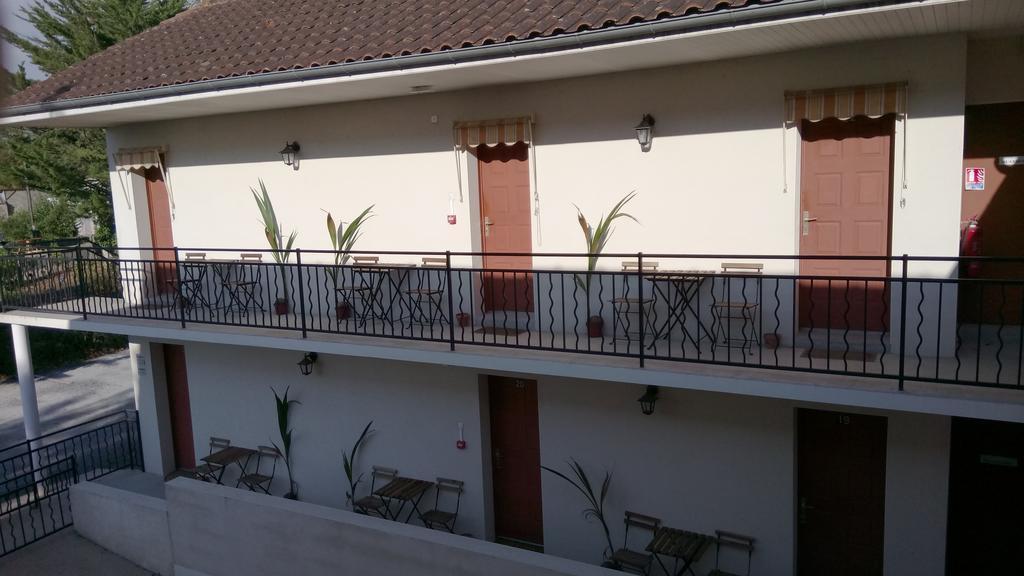 Hotel Montespan Lussac-les-Châteaux Eksteriør bilde