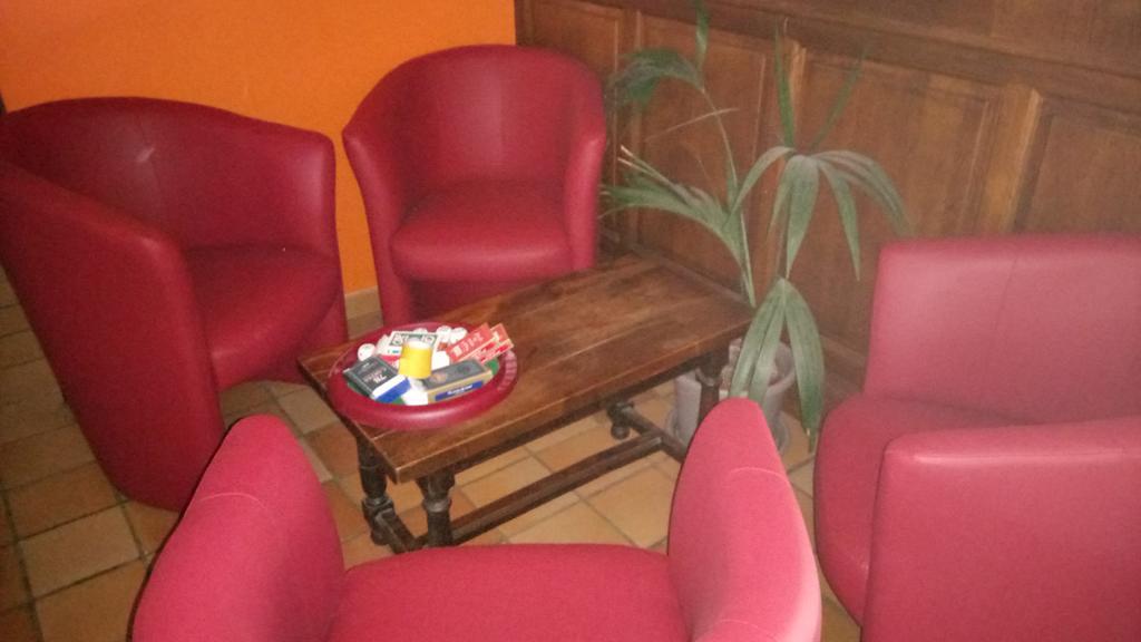 Hotel Montespan Lussac-les-Châteaux Eksteriør bilde