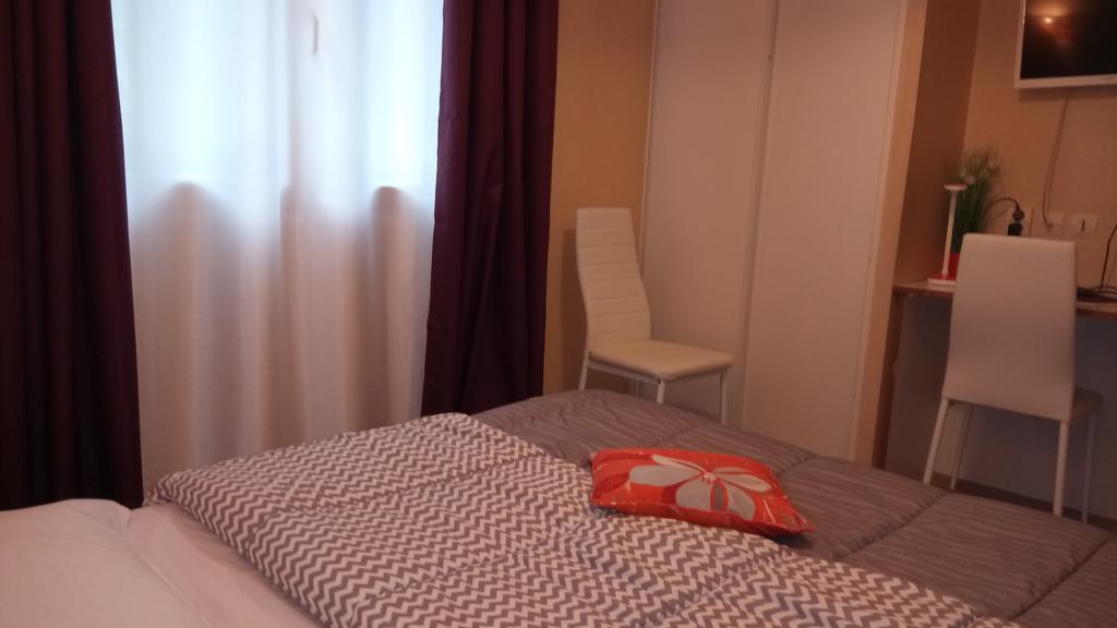 Hotel Montespan Lussac-les-Châteaux Eksteriør bilde