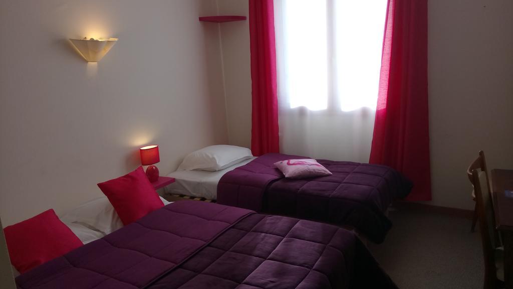 Hotel Montespan Lussac-les-Châteaux Eksteriør bilde