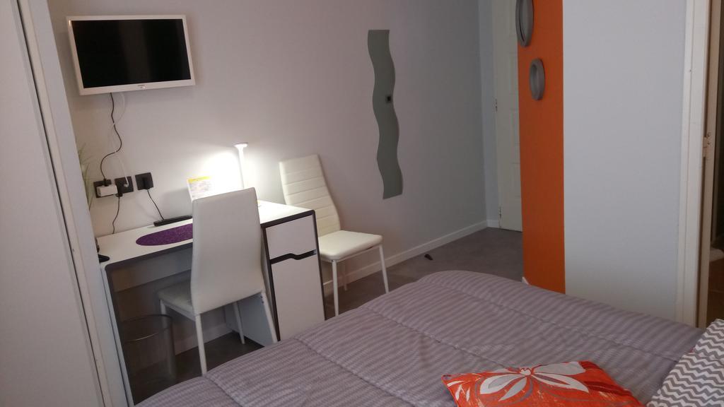 Hotel Montespan Lussac-les-Châteaux Eksteriør bilde
