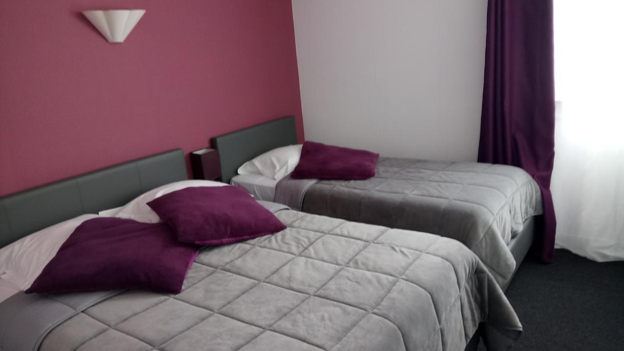 Hotel Montespan Lussac-les-Châteaux Eksteriør bilde