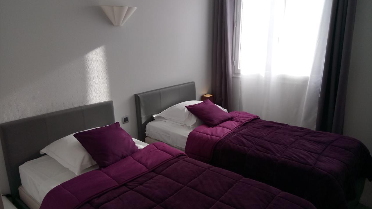 Hotel Montespan Lussac-les-Châteaux Eksteriør bilde