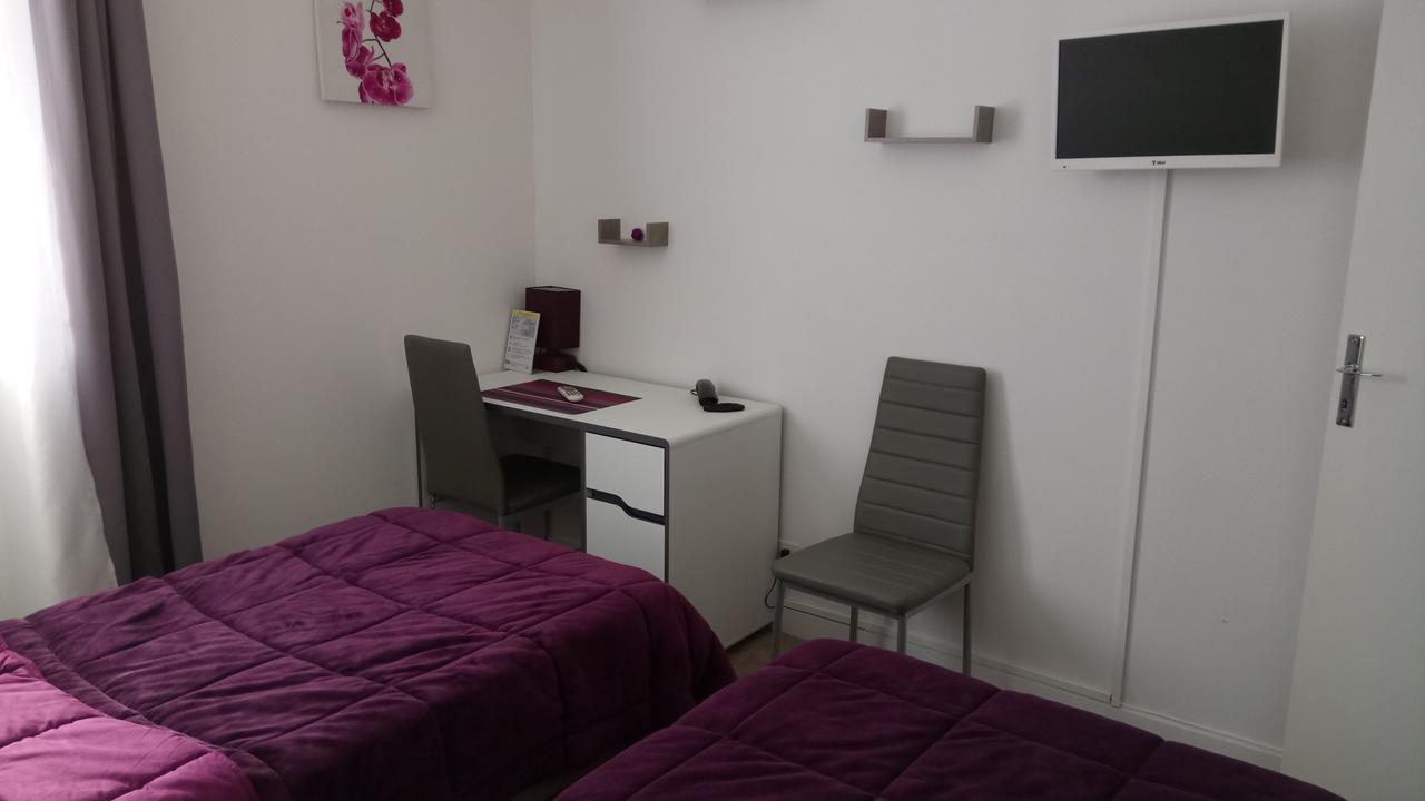 Hotel Montespan Lussac-les-Châteaux Eksteriør bilde