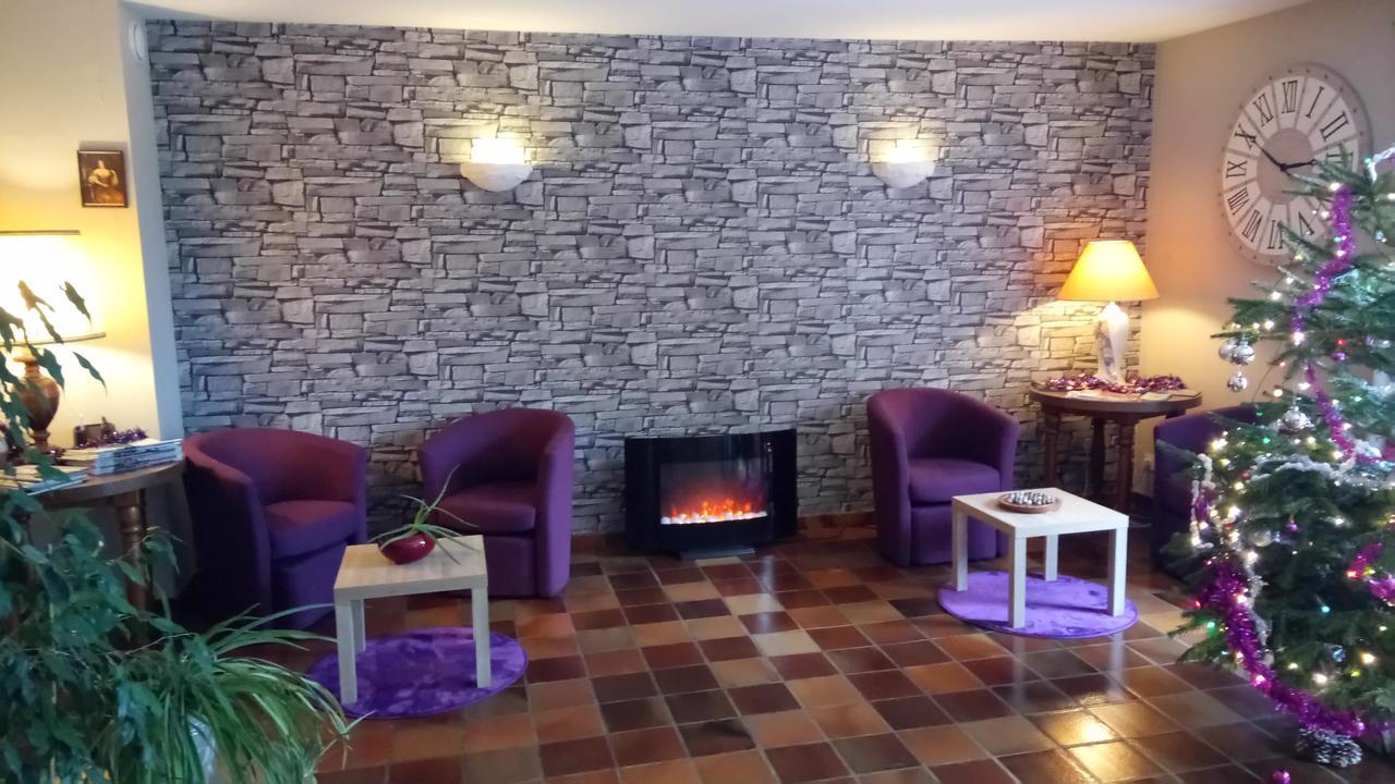 Hotel Montespan Lussac-les-Châteaux Eksteriør bilde