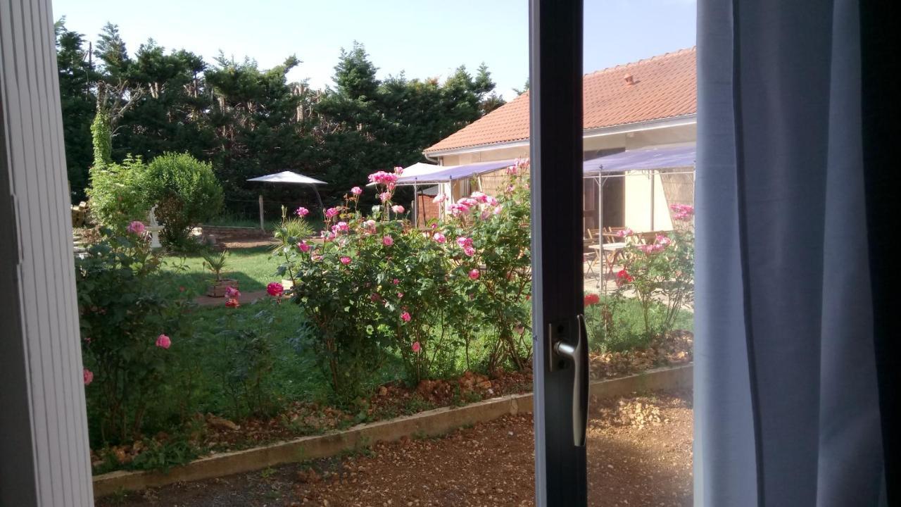Hotel Montespan Lussac-les-Châteaux Eksteriør bilde
